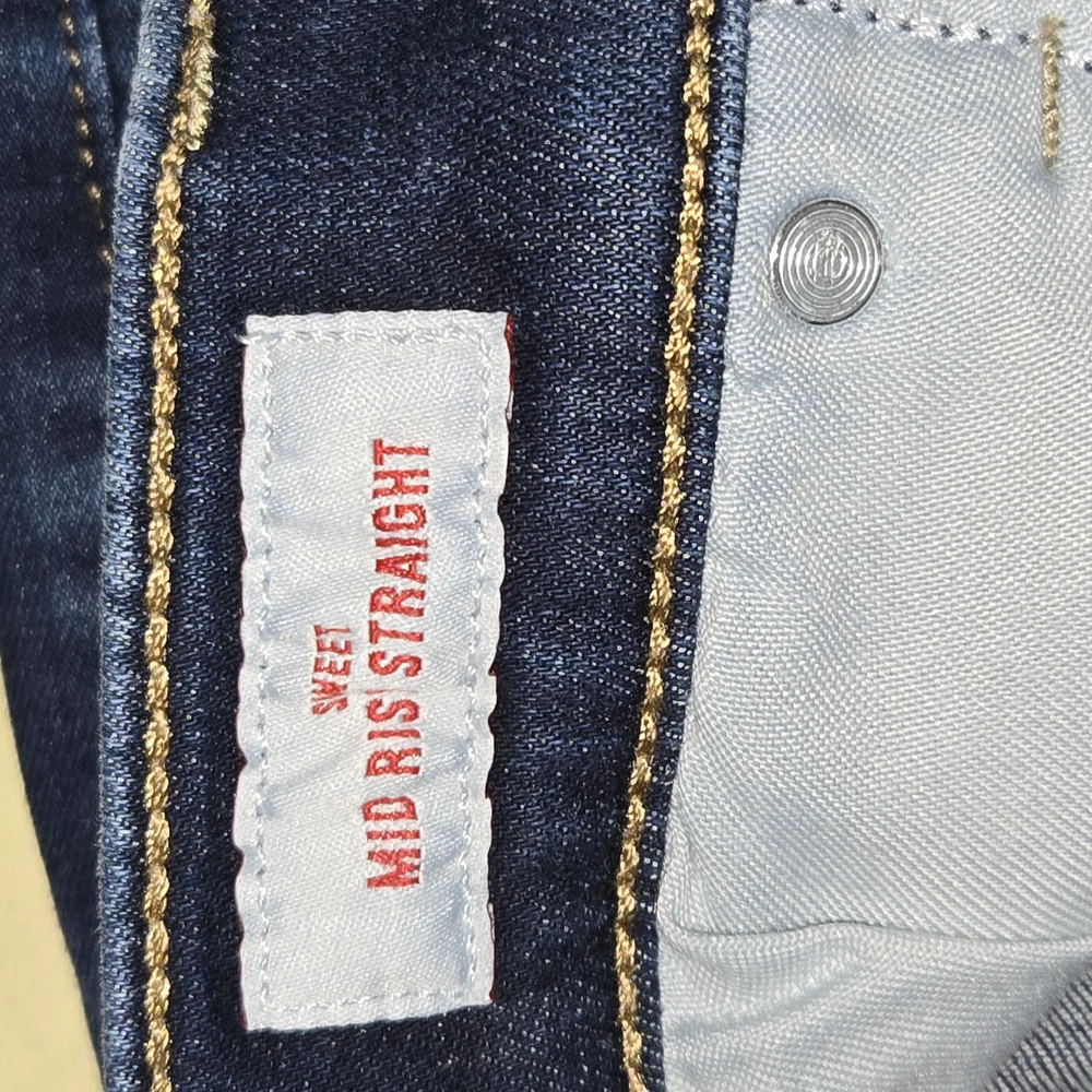 Lucky Brand  Blue Jeans - Picture 4 of 7